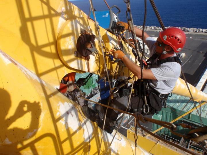 Quels sont les tests et inspections nécessaires pour assurer la qualité d'une structure métallique ? La Réunion