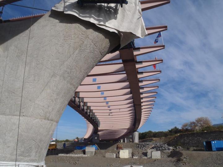 Un spécialiste en contrôle et assurance qualité de structures métalliques à La Réunion